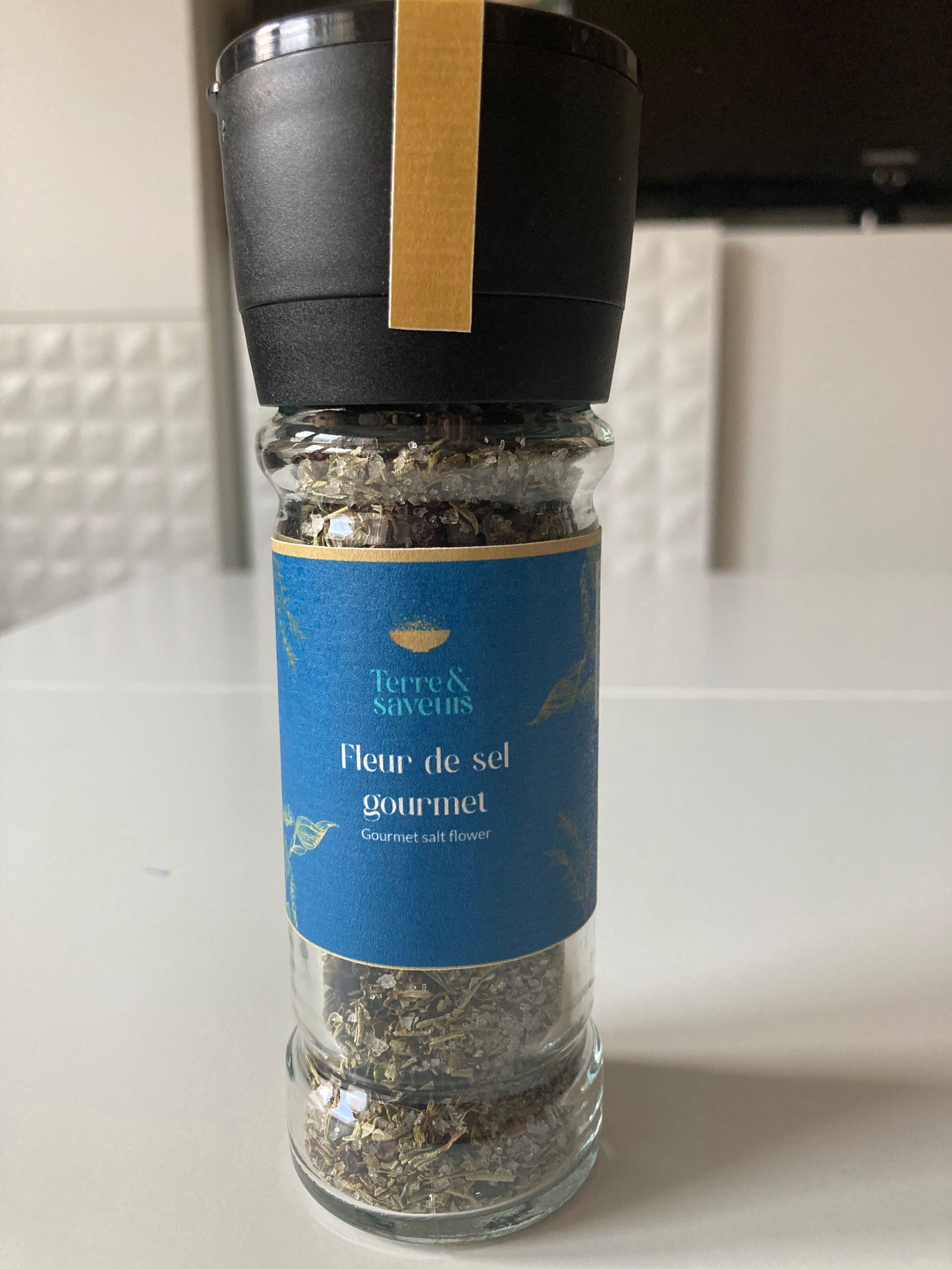 Buy wholesale Fleur de sel aux herbes et au poivre noir de Penja en moulin