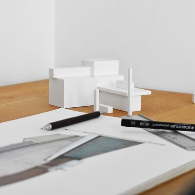 Architecton C4 - Konstruktionsspielzeug aus weißen Holzklötzen, gratis
