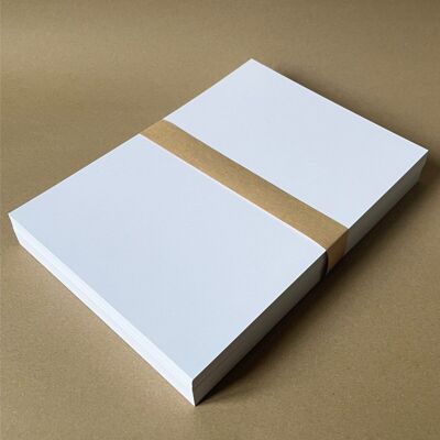 100 sheets of white recycled cardboard DIN A4
