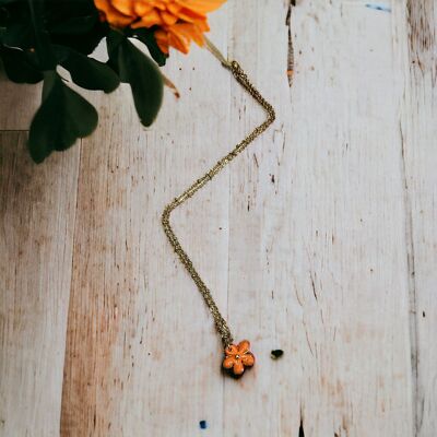 Collar de flor de naranja