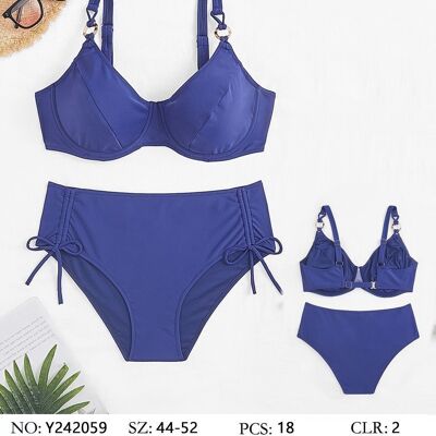 Plain bikini with strap detail