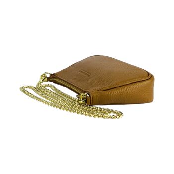 RB1022S | Petit sac en cuir véritable Made in Italy avec bandoulière chaîne amovible. Fermeture zippée et accessoires en métal doré brillant - Couleur Cognac - Dimensions : 20 x 12 x 6 cm 4