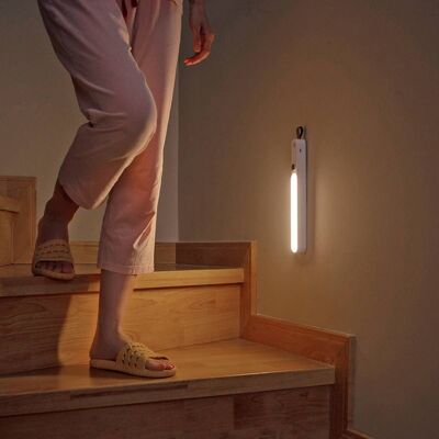 Qushini Motion Sensor Lamp - Portable Torch