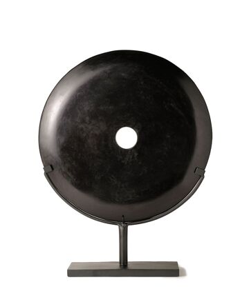 Disque décoratif en pierre ronde noire de rivière polie Yapen avec support, fait à la main par des artisans, 2 mesures, origine indonésienne 1