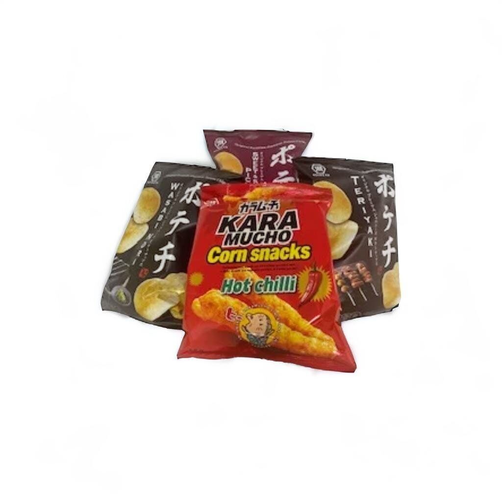 Confezione di snack giapponesi salati x 4: 1 patatine al gusto Wasabi Nori, 1 patatine al gusto agrodolce, 1 patatine al gusto Teriyaki, 1 snack di mais al gusto peperoncino piccante.