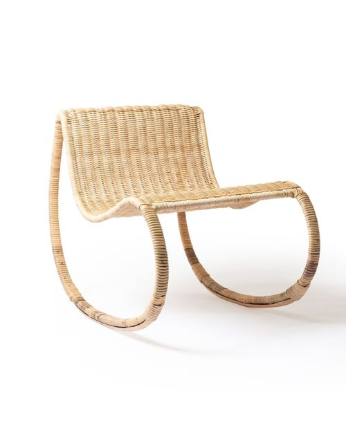 Silla mecedora de ratán natural Kukup, fabricado a mano con acabado natural, altura 80 cm largo 66 cm profundidad 102 cm, origen Indonesia