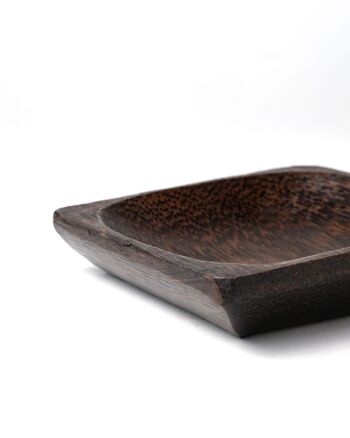 Assiette de service en bois de palmier Canna, fabriquée à la main en Indonésie par des artisans, disponible en deux tailles : hauteur 2,5 cm, longueur 15 cm, profondeur 15 cm et hauteur 2,5 cm, longueur 12 cm, profondeur 12 cm 4