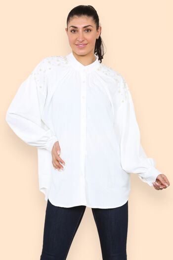 Blouse en mousseline cloutée de perles 16