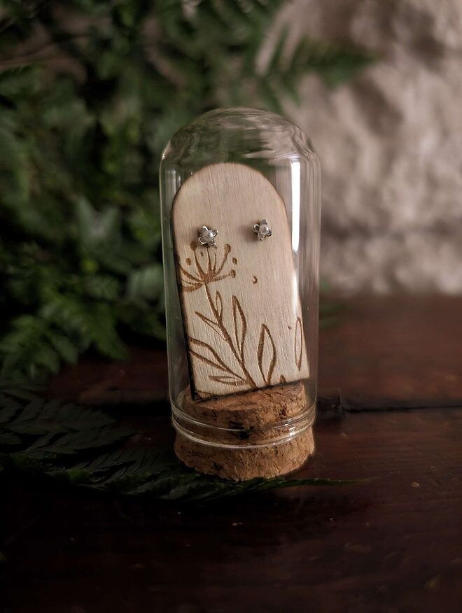 Borchie in argento sterling con fiore di perla in tubo per terrario di vetro