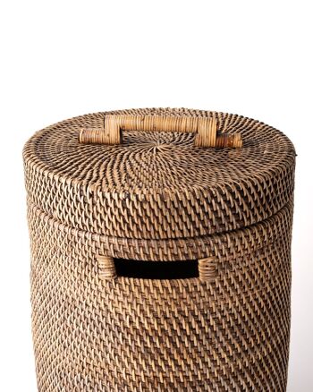 Weh Island Panier décoratif en rotin 100 % naturel avec poignées et couvercle à poignée, fait à la main avec des fibres naturelles et finition naturelle, forme cylindrique, hauteur 53 cm, diamètre 30 cm, fabriqué en Indonésie 4