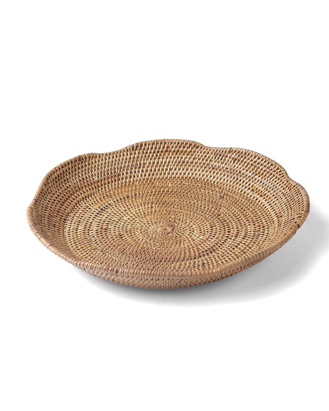 Halus Penkabaru Vassoio decorativo rotondo a forma di fiore in rattan naturale al 100%, Fatto a mano da artigiani, Finitura naturale con diametro di 24 cm, Prodotto in Indonesia