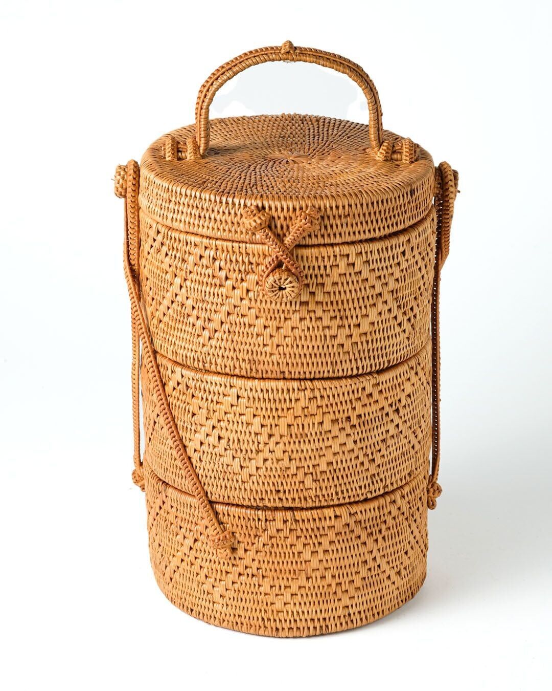 Cestino decorativo halus Papua in rattan 100% naturale con impugnatura e serratura, organizer a 3 livelli, fatto a mano con fibre naturali cilindrico, altezza 30 cm diametro 15 cm, prodotto in Indonesia