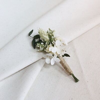 Harmonie dried flower buttonhole