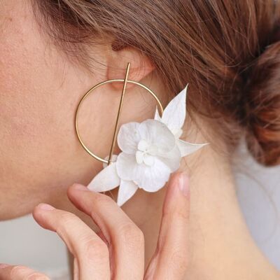 Purity flower earrings