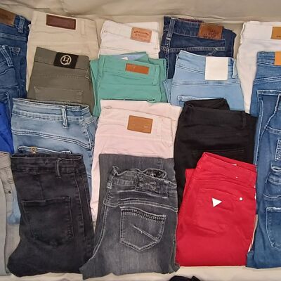 Mix di jeans da donna di seconda mano (2nd HAND)