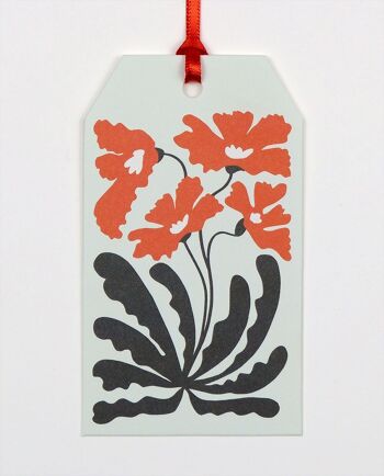 Étiquette cadeau fleurs rouges, avec ruban de soie