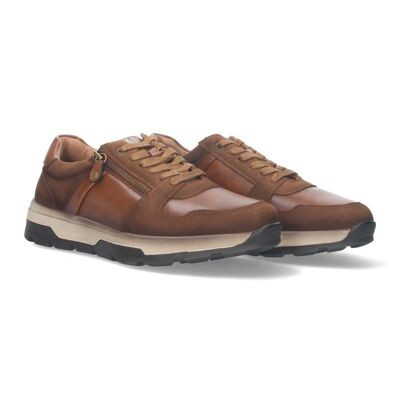 Casual shoe for men in brown color