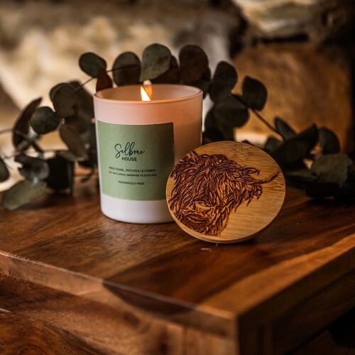 White Candle - Fresh Fennel, Patchouli & Carrot - Highland Cow