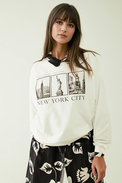 Sudadera blanca de manga larga y cuello redondo con estampado new york city