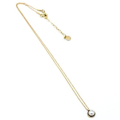 Collier Perla 16 avec un délicat pendentif en perles