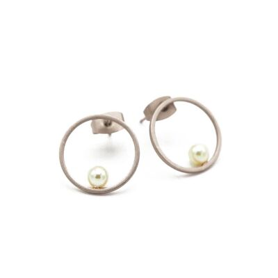 Pura Earring 31 Simple circle stud with pearl