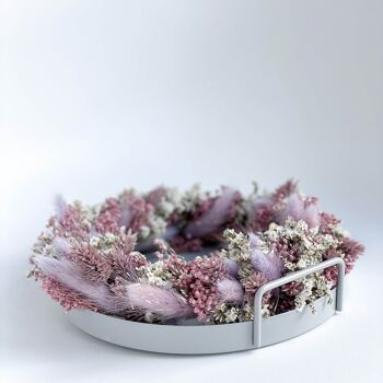 Élégance douce : couronne de fleurs séchées aux tons violets et naturels 3