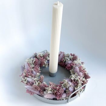 Élégance douce : couronne de fleurs séchées aux tons violets et naturels 4