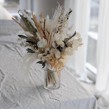 Beauté éternelle : bouquet de mariée en fleurs séchées avec renoncules et branches d'olivier 2