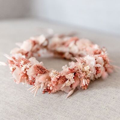 Corona di capelli fiori secchi rosa monocromatico