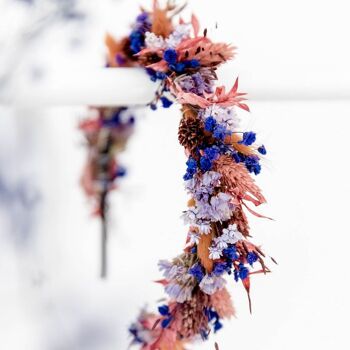 Bandeau fleurs séchées dans une combinaison de tons bleus et roses 5