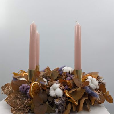 Magie automnale : Votre couronne de l'Avent de fleurs séchées en marron-violet à pois blancs