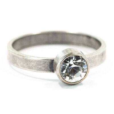Basics Ring 04 - Simple narrow ring with crystal