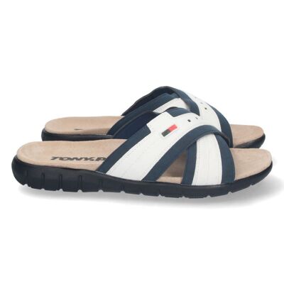 Flat sandal with crossed blades in white