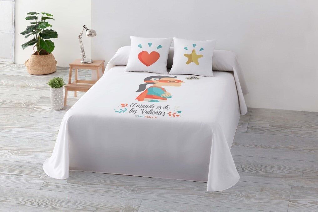 Superhelden-Chica-Pique-Steppdecke von Tutti Confetti