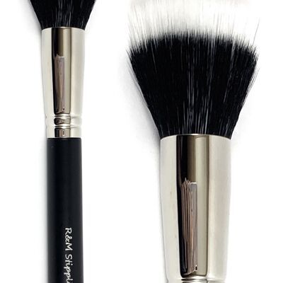 R&M Duo Fibre Stippling Foundation brush