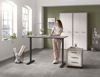 COMPOSADE | Bureau réglable en hauteur de la ligne ENERGIA, bureau debout à 4 hauteurs, bureau électrique avec moteur et écran, (LxP) 150x69 cm, couleur ciment et noir, fabriqué en Italie 7