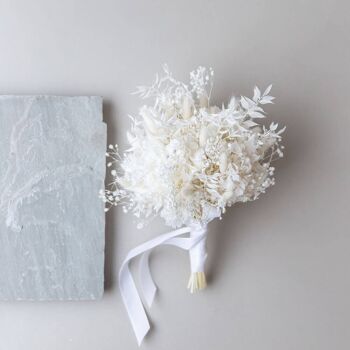 Bouquet de mariée minimaliste fleurs séchées blanc 1