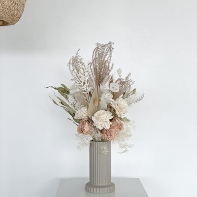 Naturally elegant fusion: dried flower bridal bouquet in soft nude colors
