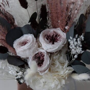 Rosy romance : Le bouquet de mariée princesse aux tons roses subtils 4