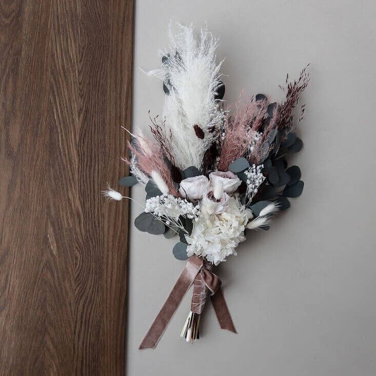 Rosy romance: The princess bridal bouquet in subtle pink tones