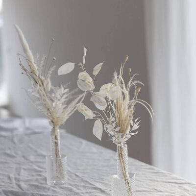 Dried flower bouquet table decoration white