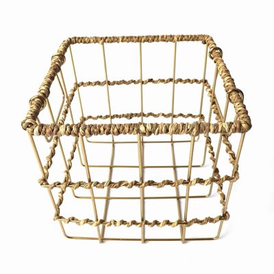 Basket with handles // 30 x 25 x 20 cm