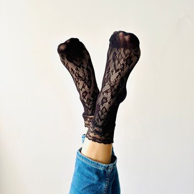 Nina - lace and fishnet socks
