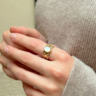 Wide Bonnie ring - mesh and oval natural stone ring