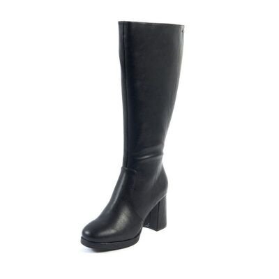 2XL boots for wide calves - Model Melissa