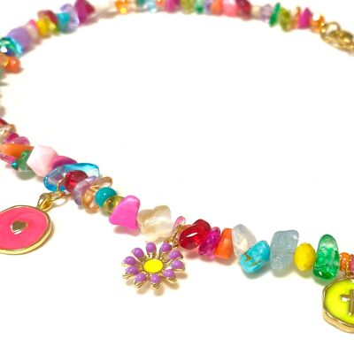 Collier multicolore avec cristal, pierres précieuses, poires et charms