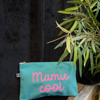 Pochette zippée turquoise " Mamie cool"