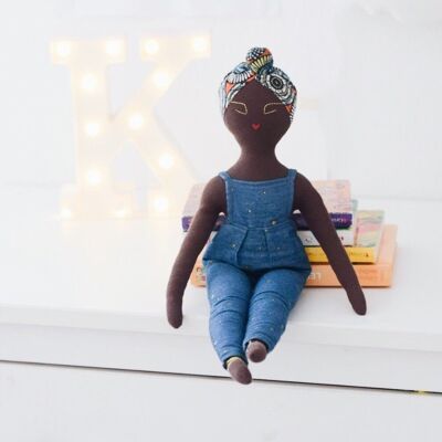 Dunkelhäutige Puppe – Kenia