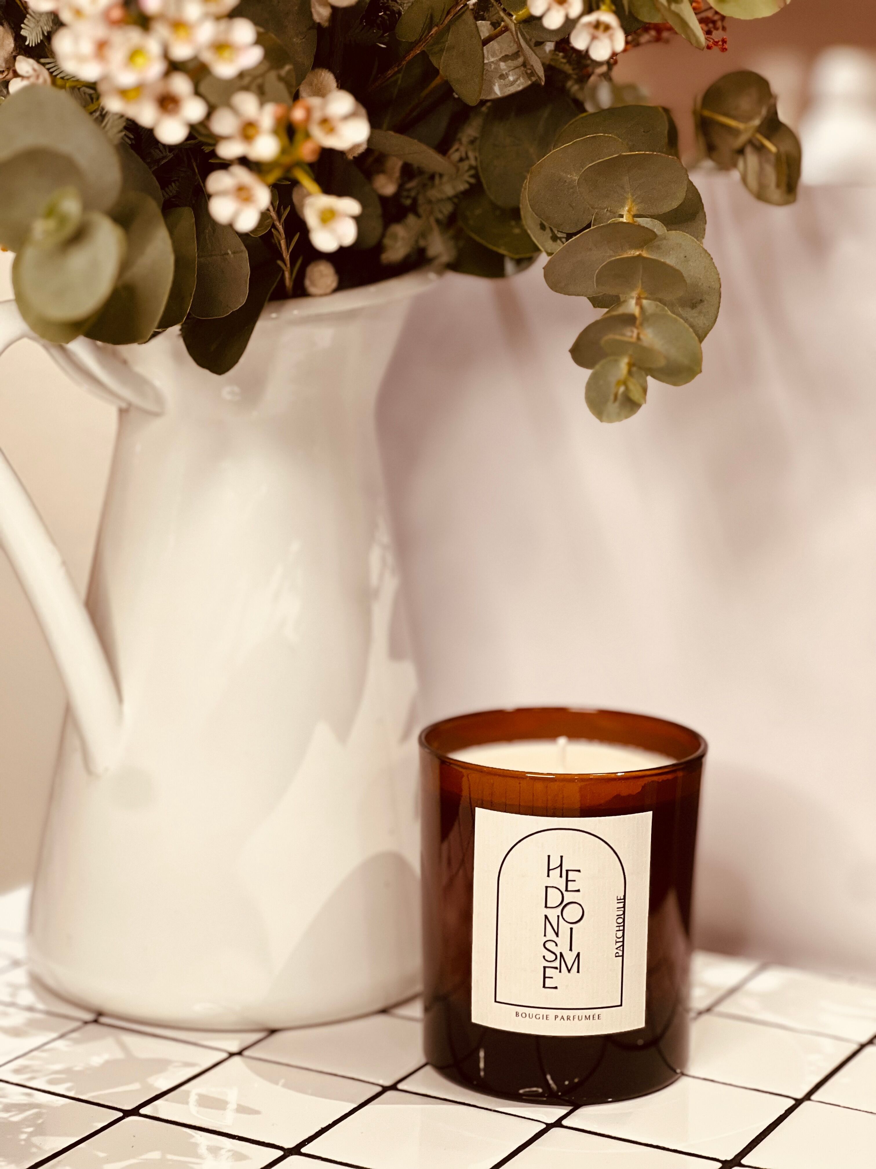 Candela profumata al patchouli