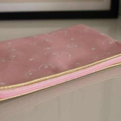 Alna pink hearts pouch